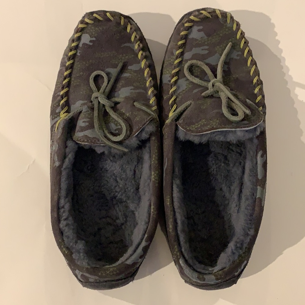 LLBEAN Women’s hand woven slippers, excellent condition!